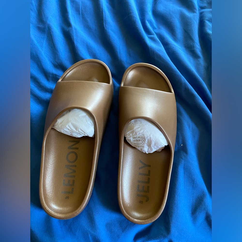 Lemon jelly slip ons
